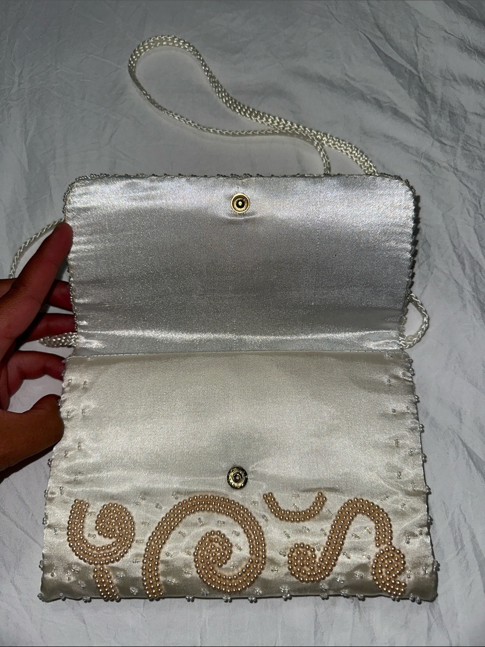 Vintage Y2K La Regale Ivory and Gold Satin Beaded Evening Clutch - Picture 6 of 10
